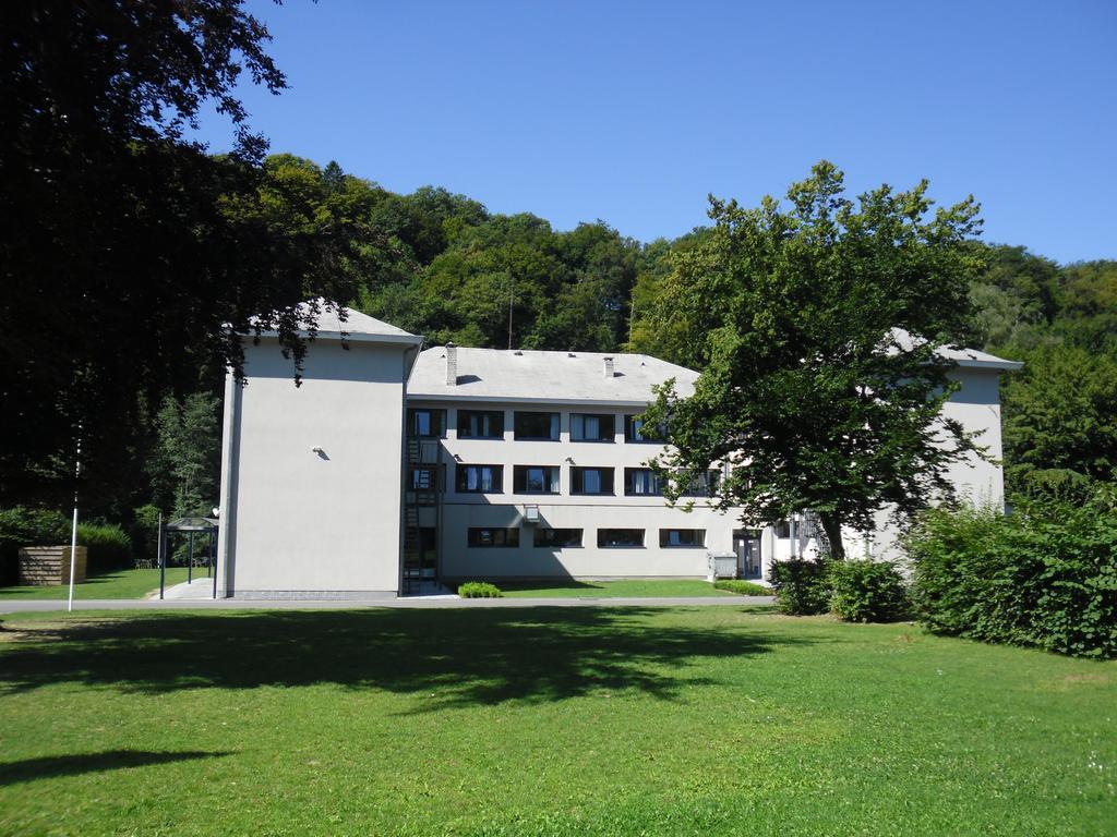 J-Club De Knapzak / La Besace Villa Bohan Buitenkant foto